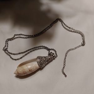 Shell necklace